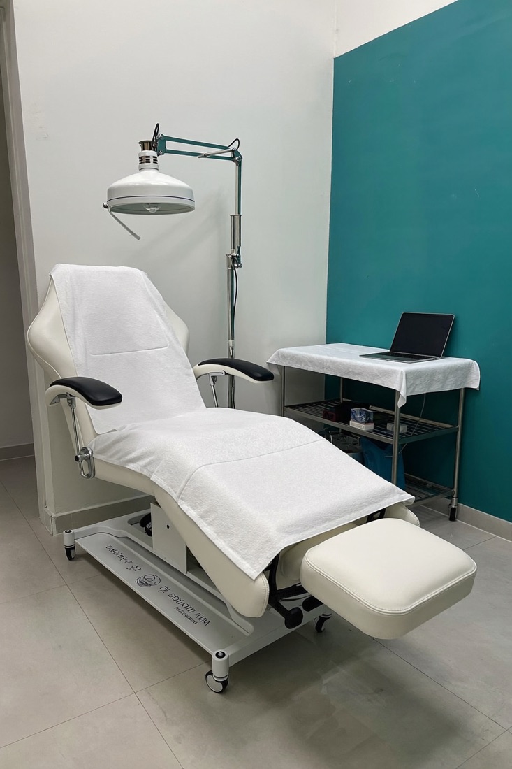 The laser treatment room